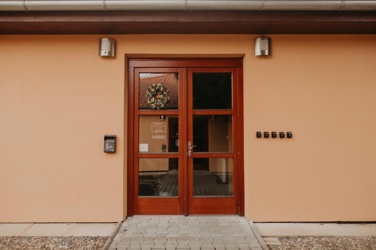 Simply Rooms Slavkov u Brna Luaran gambar