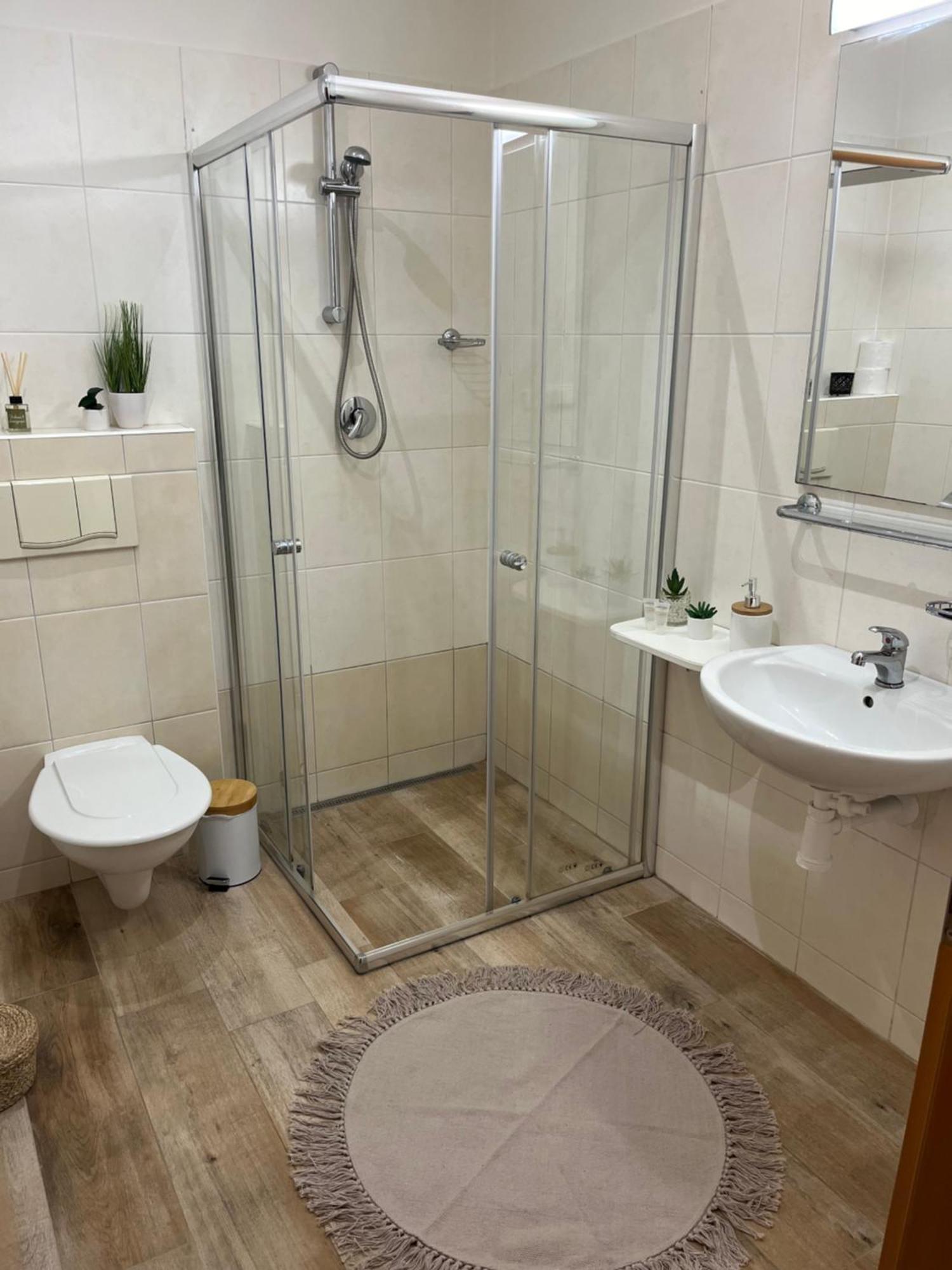 Simply Rooms Slavkov u Brna Luaran gambar